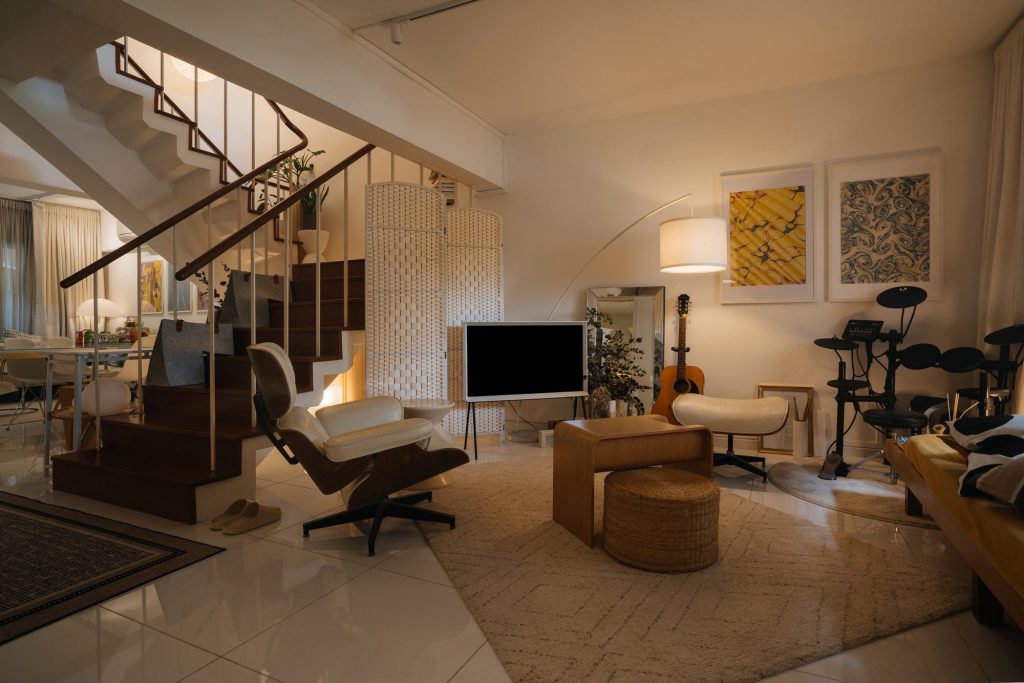 115 Clementi maisonette living room