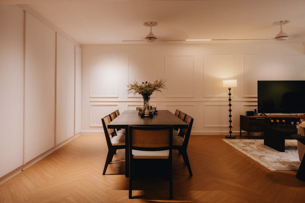 789 Woodlands dining room