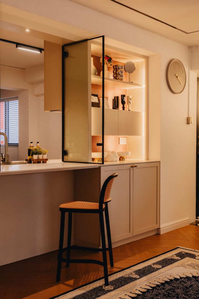 789 Woodlands interior