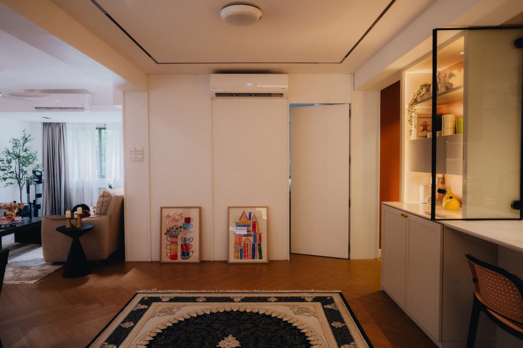 789 Woodlands interior